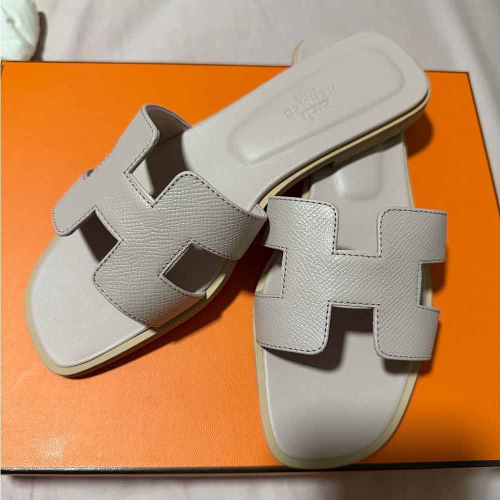 Hermes Oran Sandals- Rose Pink